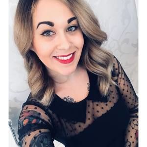 Meet your Posher, Desiree